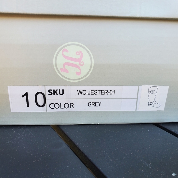 Grey Sueded Boots w/ Buckles ☆NIB☆ - Picture 5 of 5